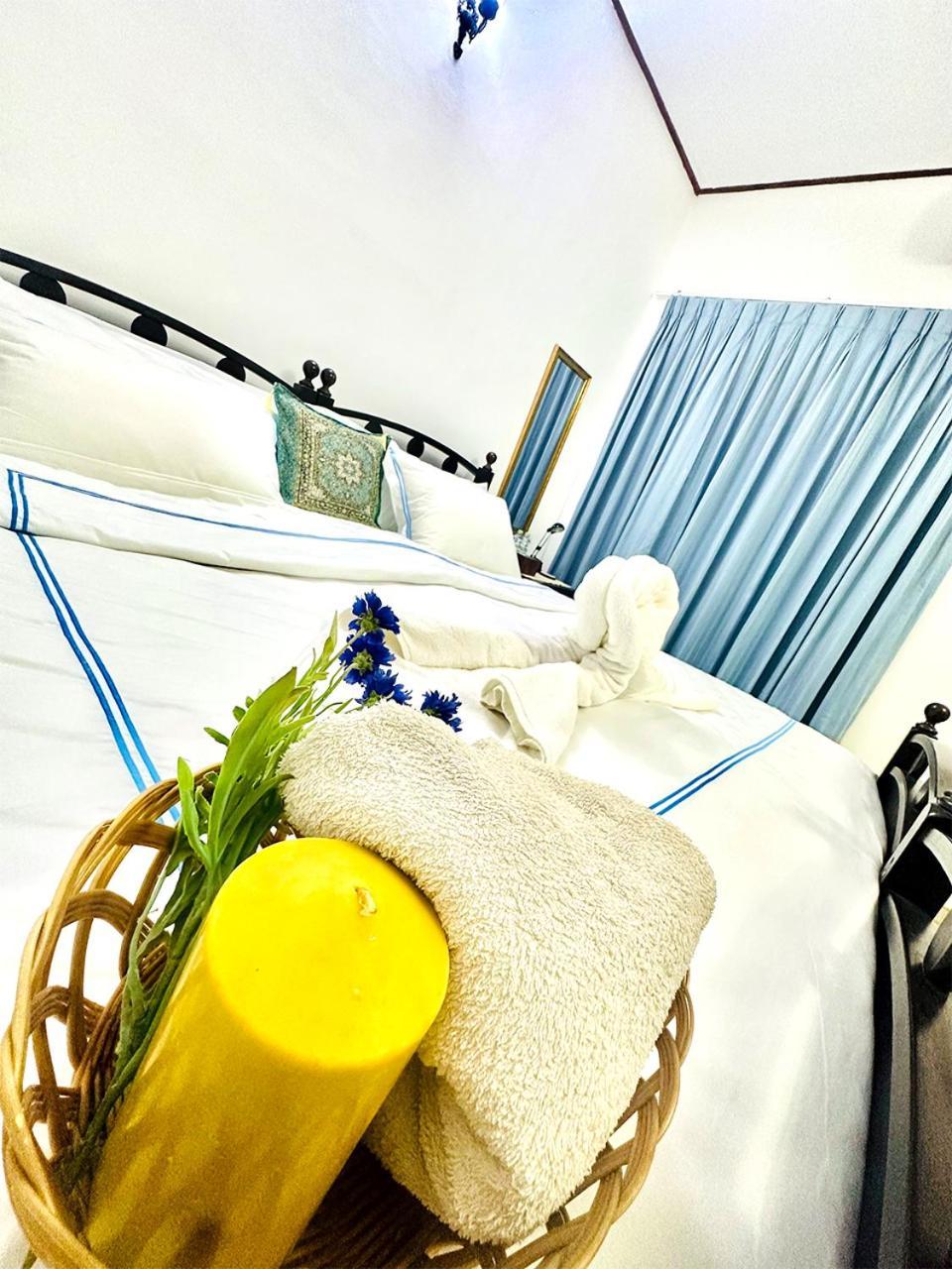 Sea Breeze Guest House Negombo Exterior foto